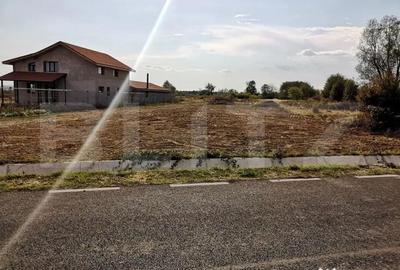 Teren de 2670 mp, în Debarcader - 3