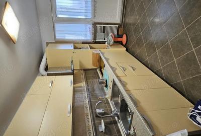 Ap 4 cam modificat in 3, Bl Basarabia, Stadionul Grand Arena, etaj 7 8 bloc 1982 - 1