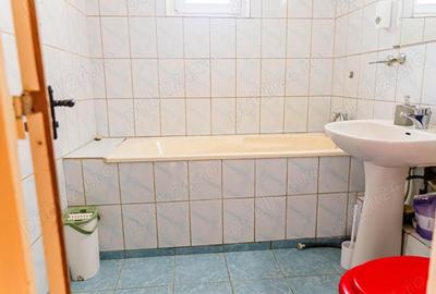 Apartament cu 3 camere decomandat în Sebastian - 2