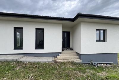 Casa intrare Campenesti zona deosebita - 3