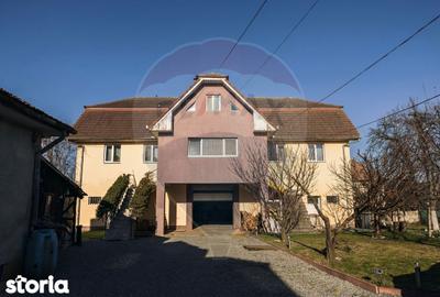 Casă cu 8 camere cu Teren 946 Mp în Central - 2