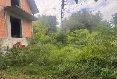 Vanzare casa la rosu Sfantu Ilie langa Caminul Cultural - 300 mp teren! - 17