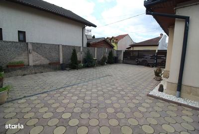 Casă cu 5 camere cu Teren 425 Mp în Central - 11