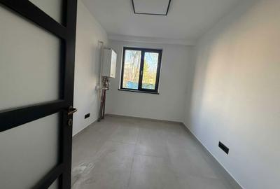 Spațiu comercial, de 58 mp, în Central - 3