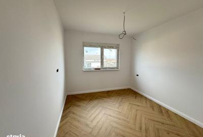 Casă cu 5 camere cu Teren 334 Mp în Central - 8