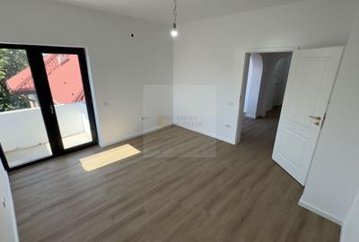 Apartament cu 4 camere decomandat în Domenii