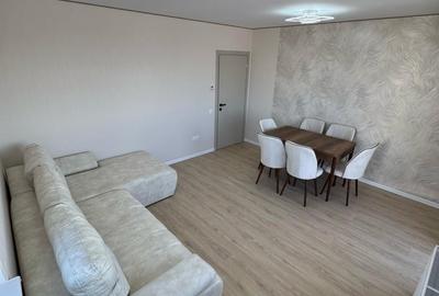 Apartament cu 3 camere decomandat în Tractorul - 3