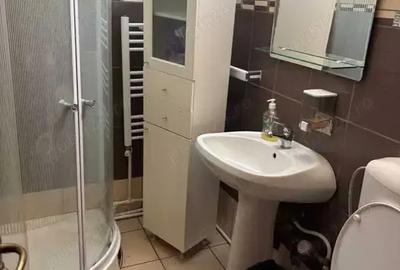 Apartament cu 3 camere decomandat în Central - 2