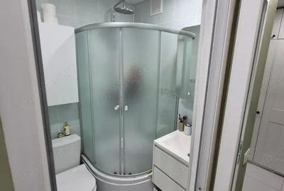 Oferim spre inchiriere garsoniera in zona 1 Decembrie - 1