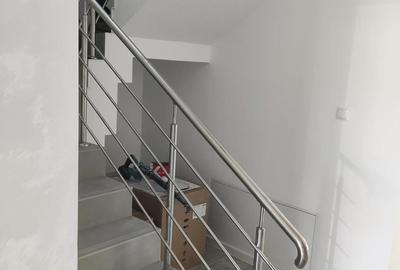 Casă cu 5 camere cu Teren 1100 Mp în Central - 2