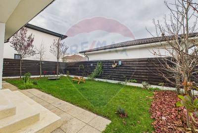 Casa / Vila cu 3 camere de vanzare - 34