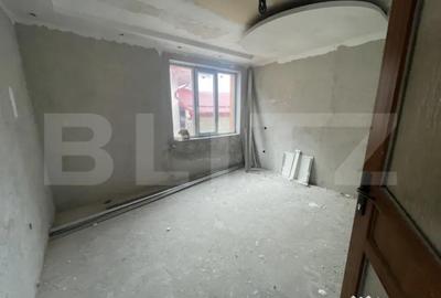 Casă cu 4 camere cu Teren 716 Mp în Botiz - 2