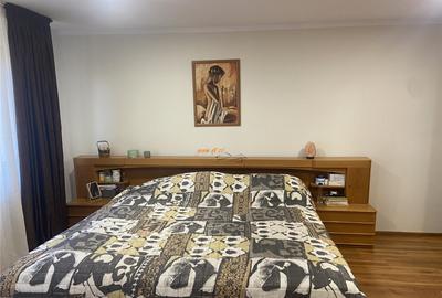 Casa de vanzate in Campineanca , parter etaj, 360 mp utili , - 4