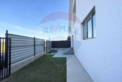 Casă cu 3 camere cu Teren 254 Mp în Valu lui Traian - 2