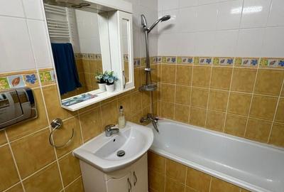 Apartament cu 3 camere decomandat în Micro 16 - 4