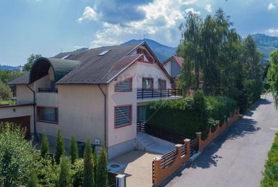 Casă individuală cu 10 camere în Bunloc