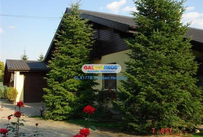 Casă individuală cu 5 camere cu Garaj în Exterior Nord