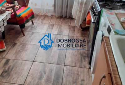 Apartament cu 3 camere decomandat în Păcii