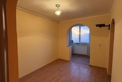 Apartament cu 3 camere decomandat în Florilor - 5