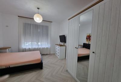 Apartament 3 camere de închiriat în zona Cazino Mamaia (pe partea cu l - 9