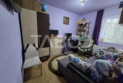 Apartament 3 camere de vanzare etajul 1 cu balcon boxa Gusterita Sibiu - 10