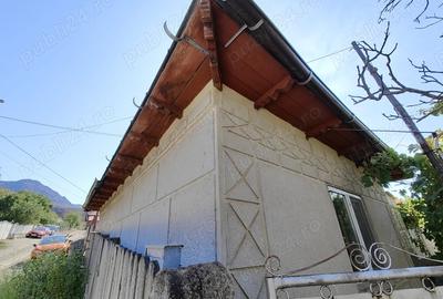 Vanzare casa batraneasca la poalele Mun?ilor Macin 1000 mp teren, 5 camere, vedere panoramica - 4