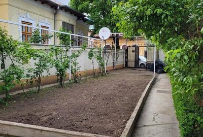 Casă individuală cu 4 camere cu Canalizare în Tineretului - 6