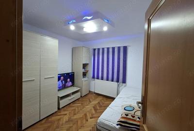 Apartament cu 3 camere -spatios si decomandat - Zona Bucovina - 1