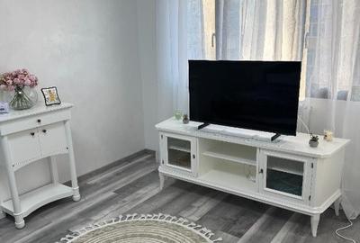 Vand apartament decomandat et 1 - 1