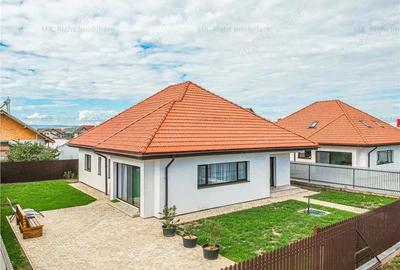 Vila Casa superba cu 4 camere zona Harman Brasov COMISION 0% - 1