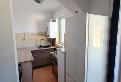 Apartament cu 2 camere decomandat, mobilat în Vasile Aaron - 7