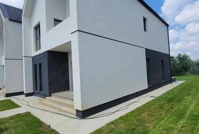 Casă cu 4 camere în Moșnița Nouă