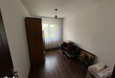 Apartament cu 3 camere semidecomandat în Sărari - 4