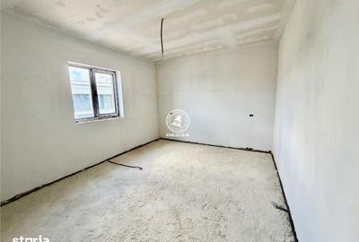 Casă cu 4 camere cu Teren 200 Mp în Valea Ursului