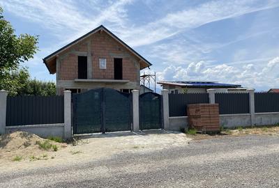 Casă cu 2 camere în Sânpetru
