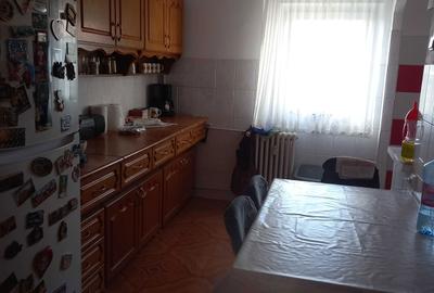 Apartament cu 3 camere decomandat în Central - 2