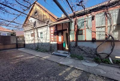 Casă cu 2 camere cu Teren 300 Mp în Central - 1