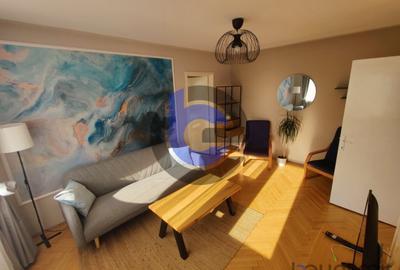 Apartament cu 3 camere semidecomandat, mobilat în Central - 12