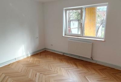 Casă cu 4 camere decomandat cu Teren 500 Mp în Noua - 7