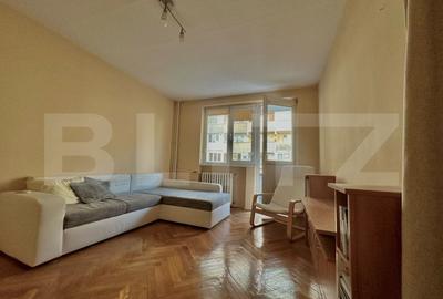 Apartament cu 3 camere decomandat, mobilat în Rogerius