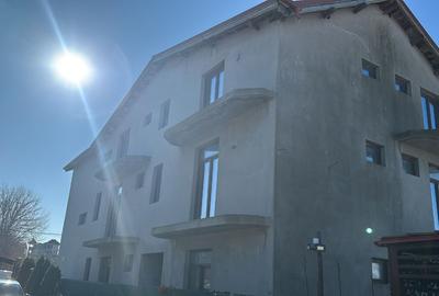 Casă cu 5 camere cu Teren 800 Mp în Schitu - 4