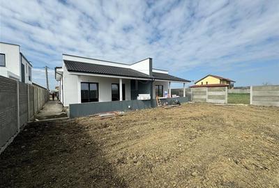Duplex pe plan - 4 camere - zona linistita - terasa mare - 2