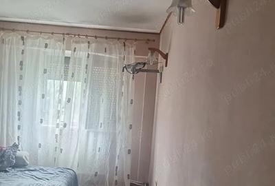 Vand ap 3 camere decomandat zona buna! Liber! - 2