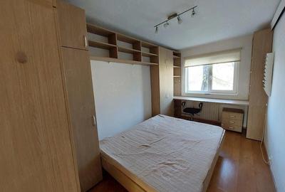 Apartament cu 3 camere semidecomandat în Dacia
