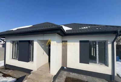 Casă cu 3 camere cu Teren 270 Mp în Berceni