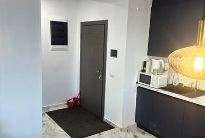 Vand apartament complet mobila, prima linie la plaja, zona Casa del mar - 12