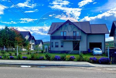 Casa / Vila cu 5 camere de vanzare in Mihoveni Suceava - 1