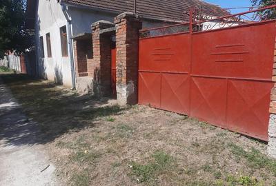 Casa de vanzare in Nadab, disponibila in 2 rate, cu 3 camere ?i baie in zona centrala - 3