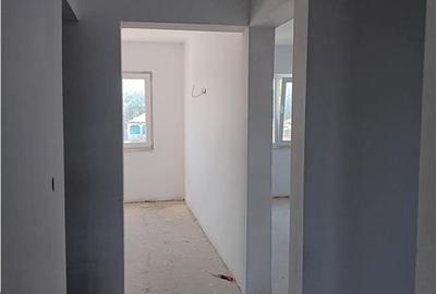 Casă cu 5 camere cu Teren 500 Mp în Oprișeni - 11