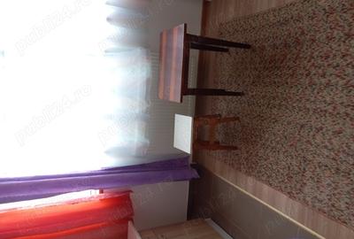 Gars sud 21 mp. Etaj 2, de pe revolu?iei langa circa sud - 1